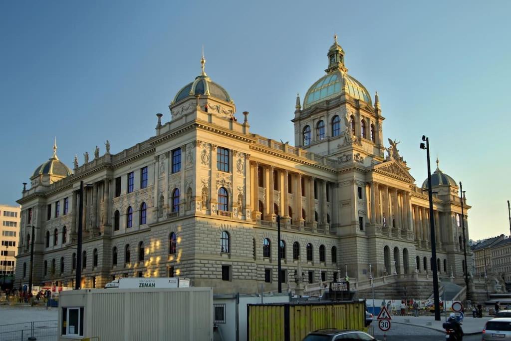 Beautiful Near Muzeum Prag